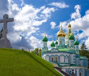 Чарівна Полтава (музей гончарства, Дуби Кочубея, Диканька, Мгарський монастир) 