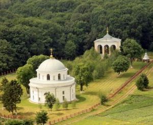 Чарівна Полтава (музей гончарства, Дуби Кочубея, Диканька, Мгарський монастир) 